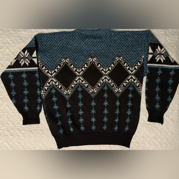 Vintage Black and Teal Sweater - Picture 2 of 3
